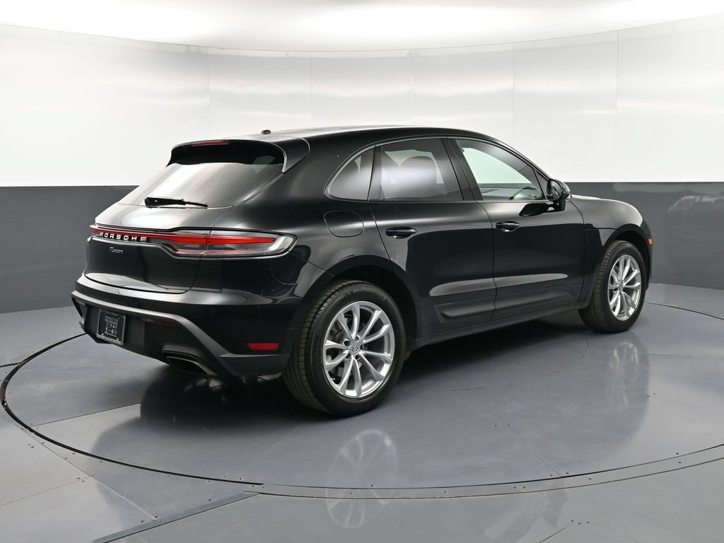 Certified 2023 Porsche Macan Turbo AWD/4WD image 8