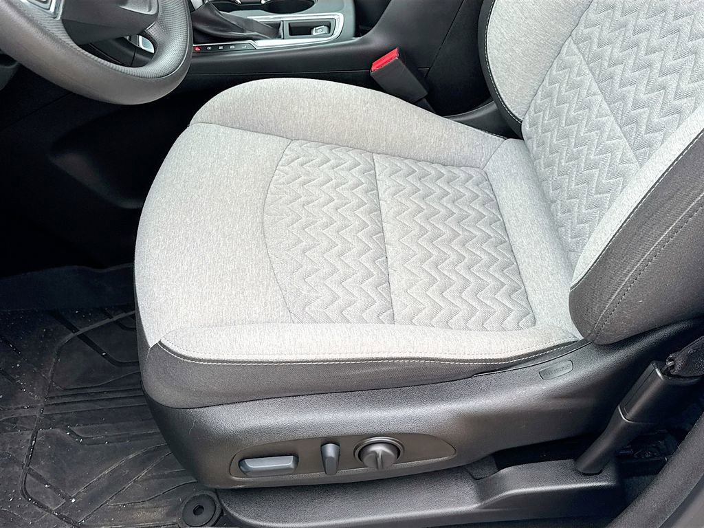 Used 2022 Chevrolet Equinox LS w/ LS Convenience Package image 18