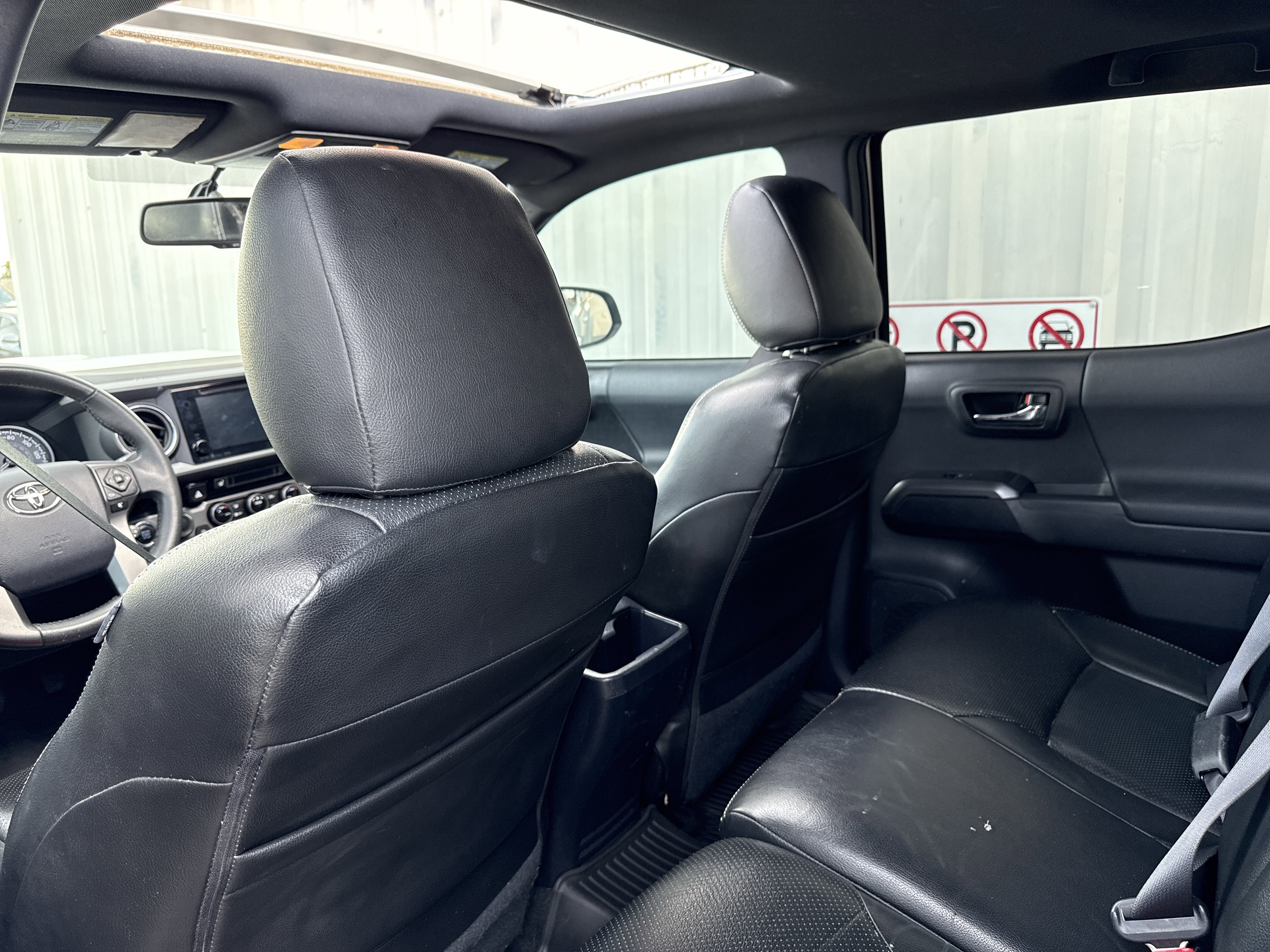 Used 2017 Toyota Tacoma TRD Sport w/ Premium & Technology Package image 25