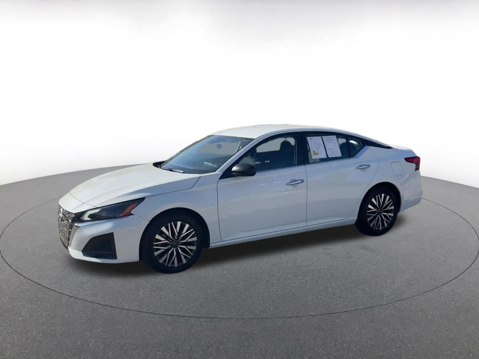 Used 2025 Nissan Altima 2.5 SV image 8