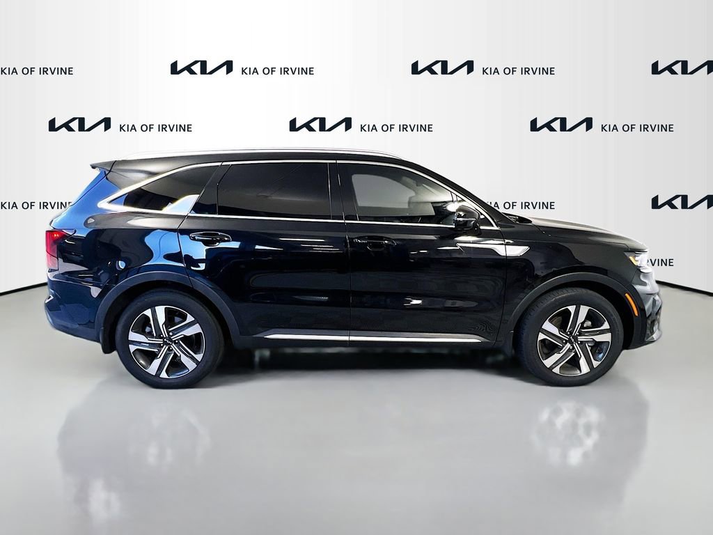 Certified 2023 Kia Sorento SX Prestige w/ Panoramic Sunroof Package AWD/4WD image 9