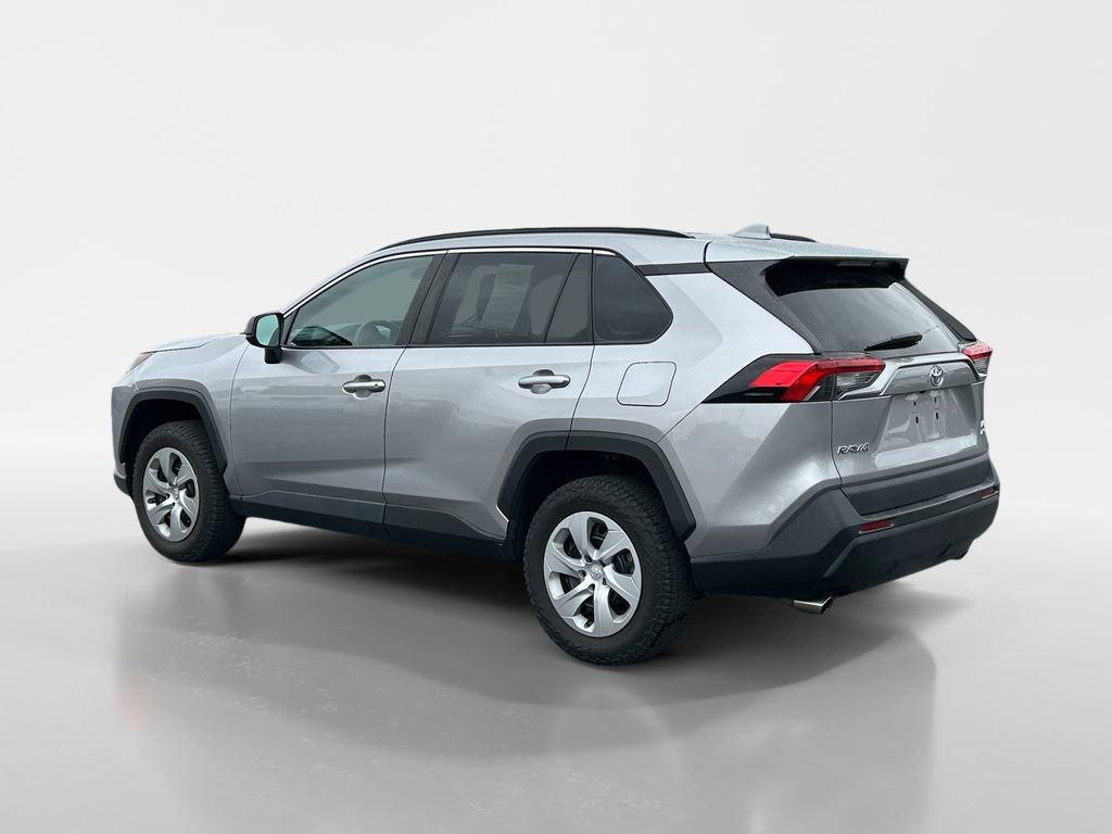 Used 2021 Toyota RAV4 LE AWD/4WD image 3