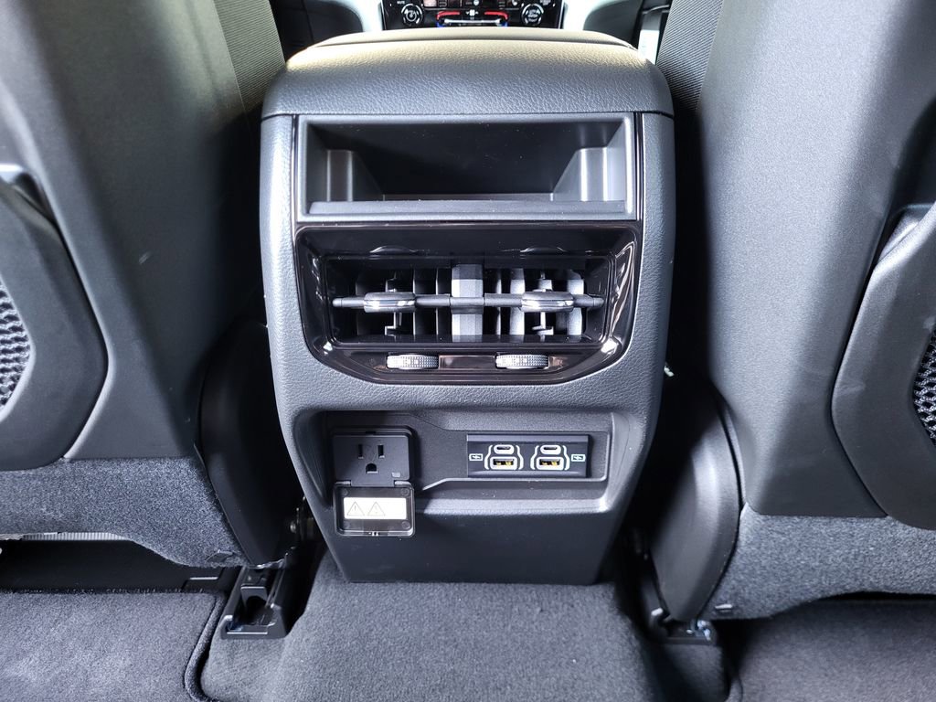 New 2025 Jeep Grand Cherokee Altitude RWD image 23