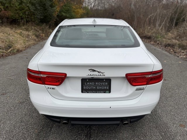 Used 2018 Jaguar XE Premium image 6