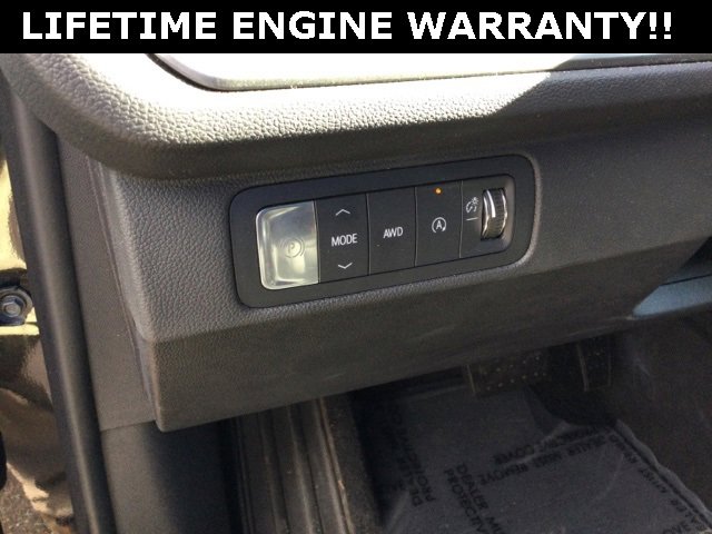 Used 2025 Chevrolet Traverse LT image 12