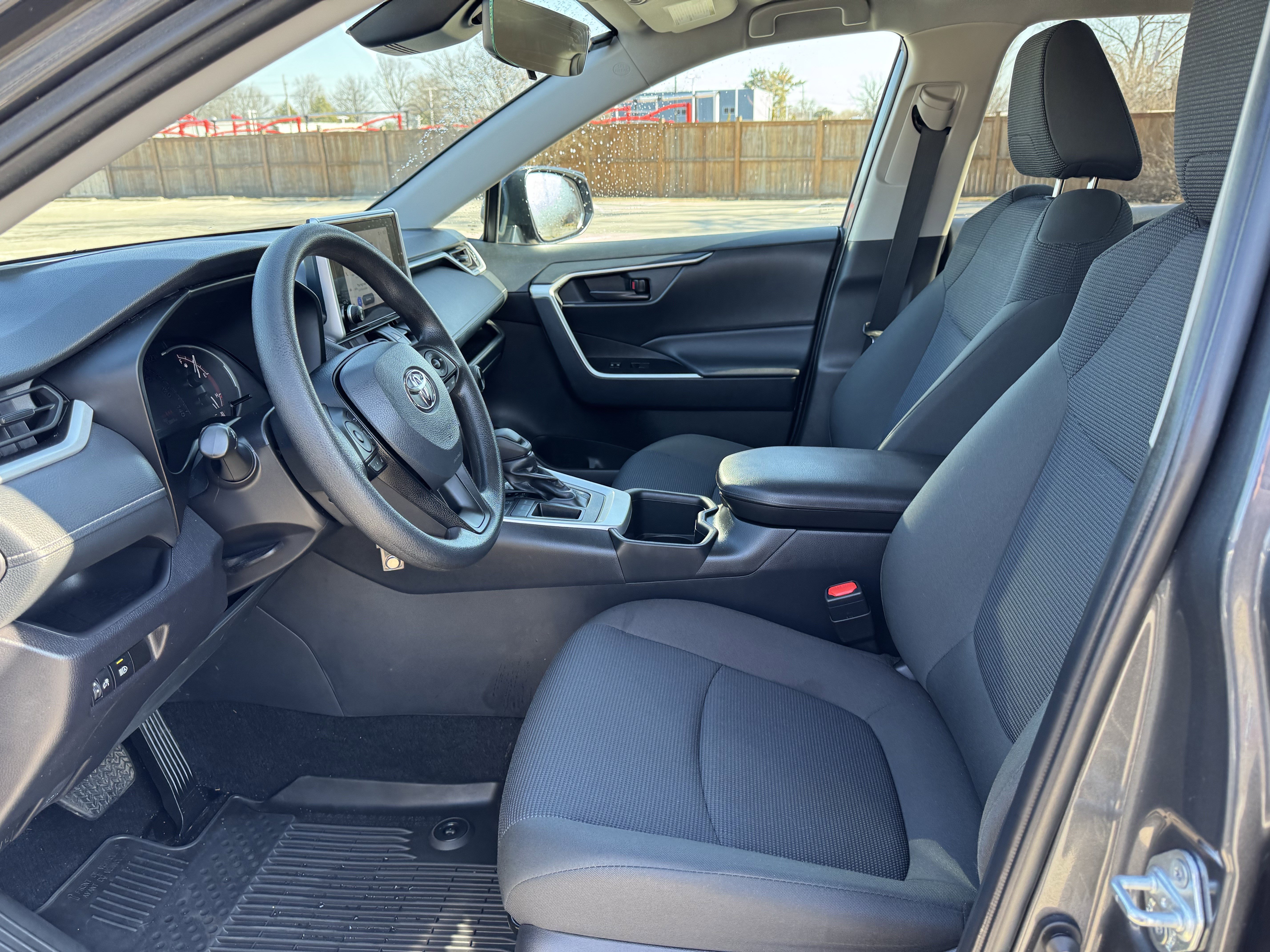 Used 2024 Toyota RAV4 LE image 4