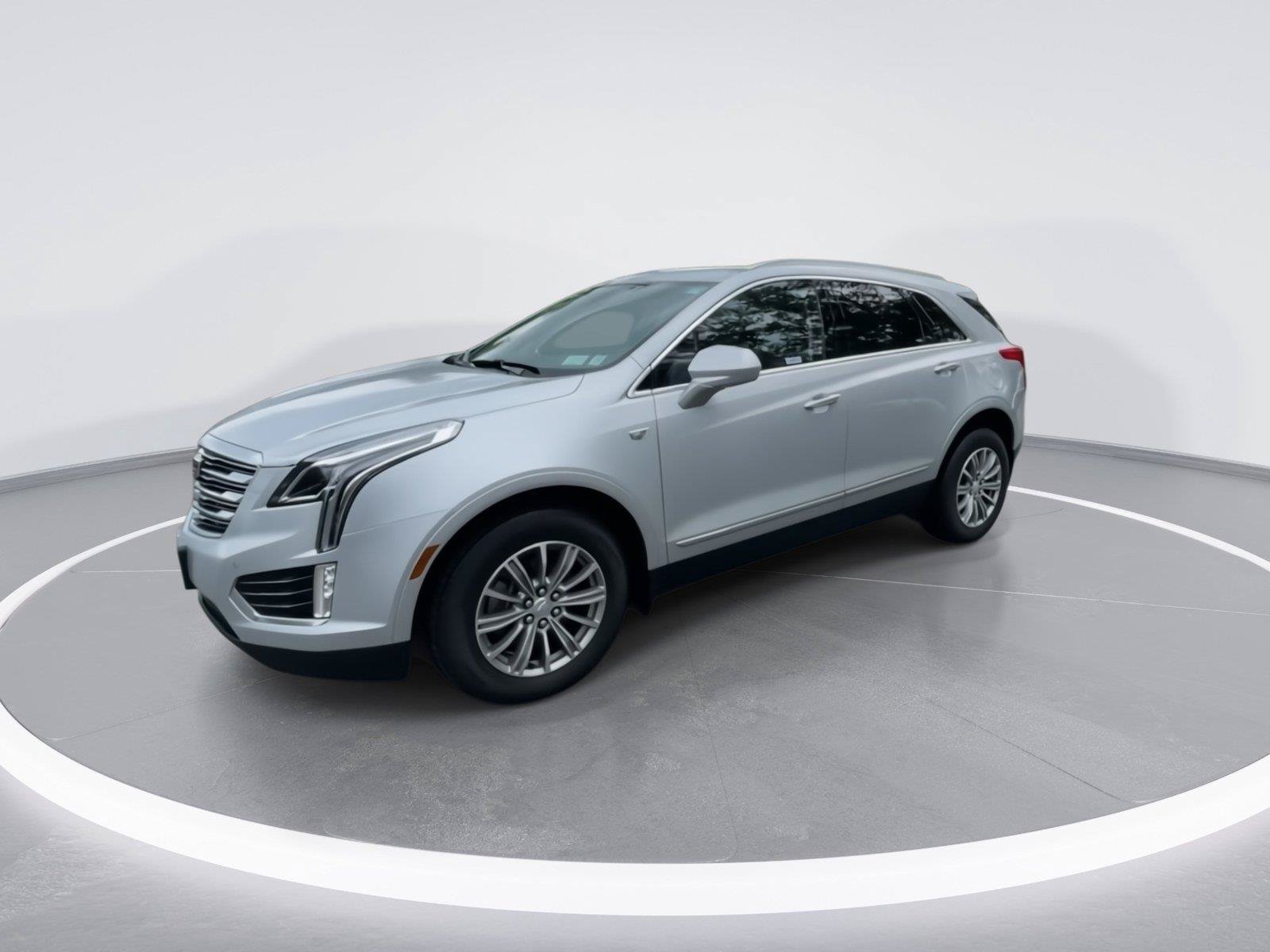 Used 2017 Cadillac XT5 Luxury w/ Driver Awareness Package AWD/4WD image 4
