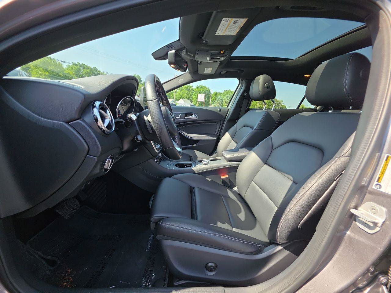 Used 2018 Mercedes-Benz GLA 250 4MATIC image 3
