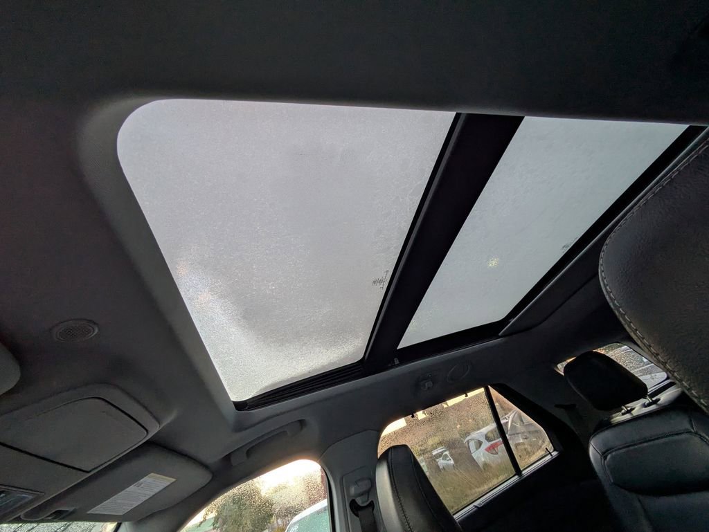 Used 2022 Ford Explorer Limited w/ Limited Technology Package image 22