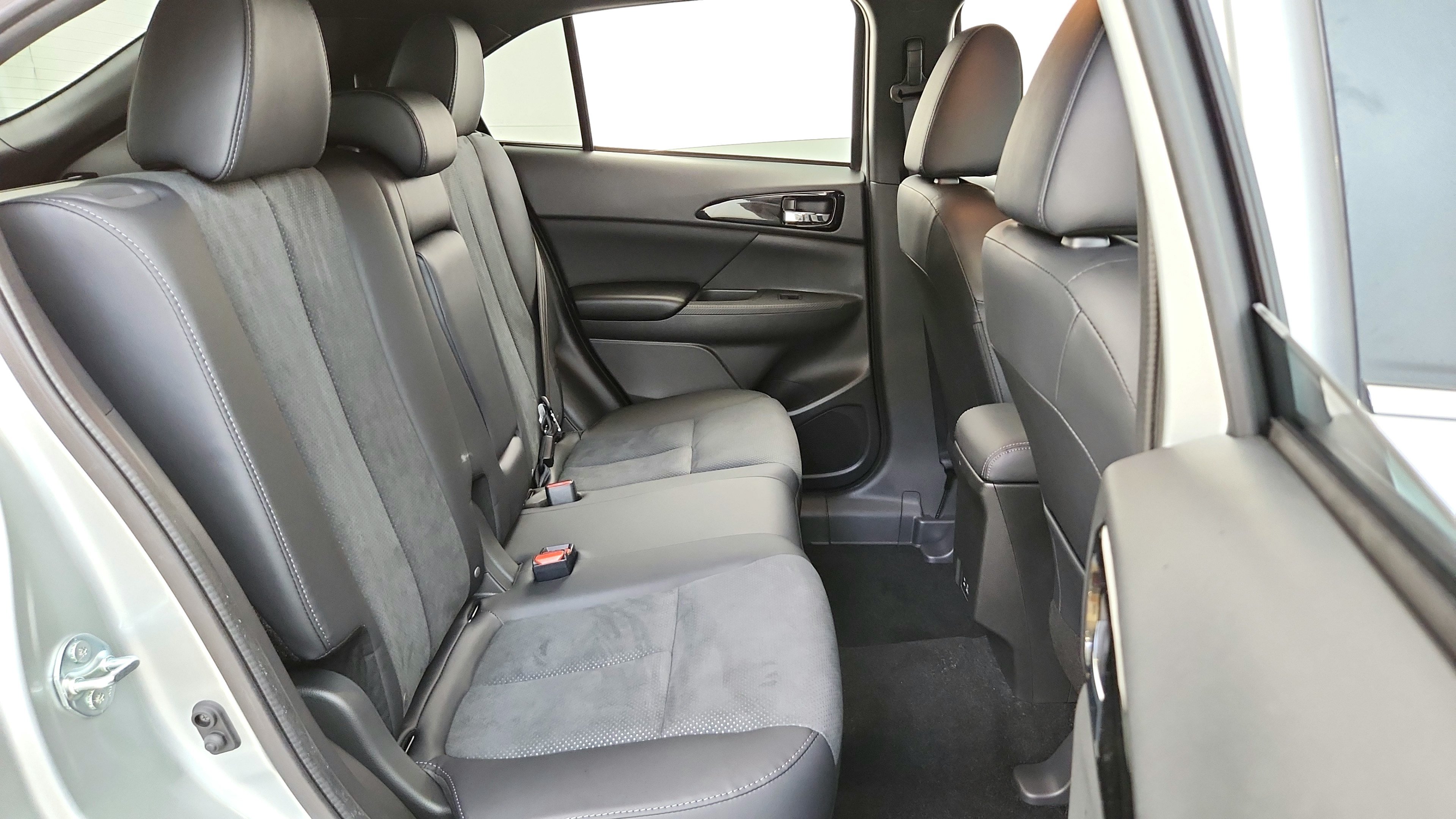 Used 2025 Mitsubishi Eclipse Cross AWD image 29