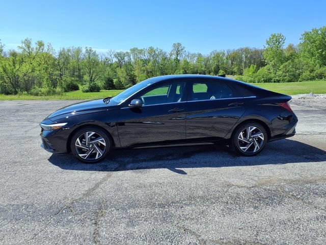 Used 2025 Hyundai Elantra SEL FWD image 30