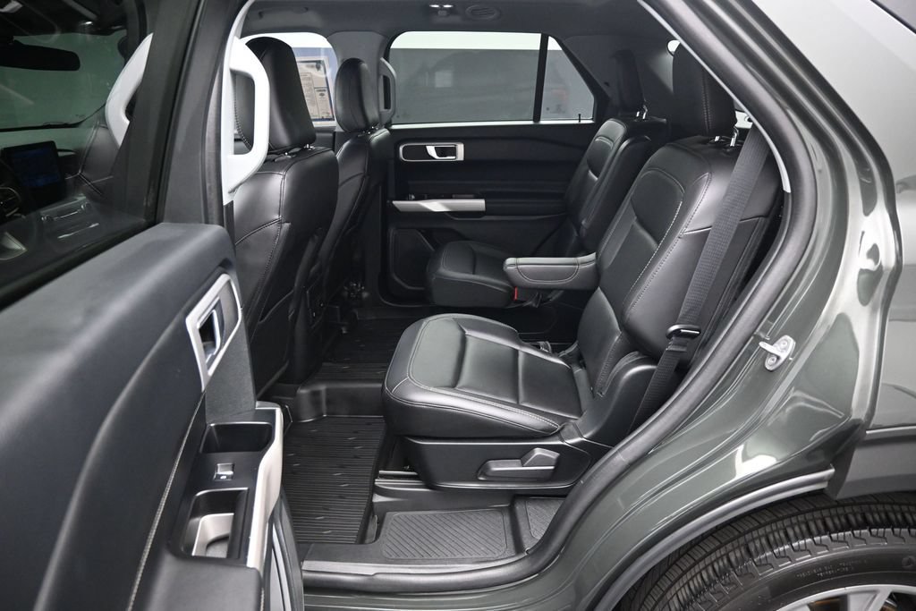 Certified 2023 Ford Explorer XLT w/ Equipment Group 202A AWD/4WD image 19