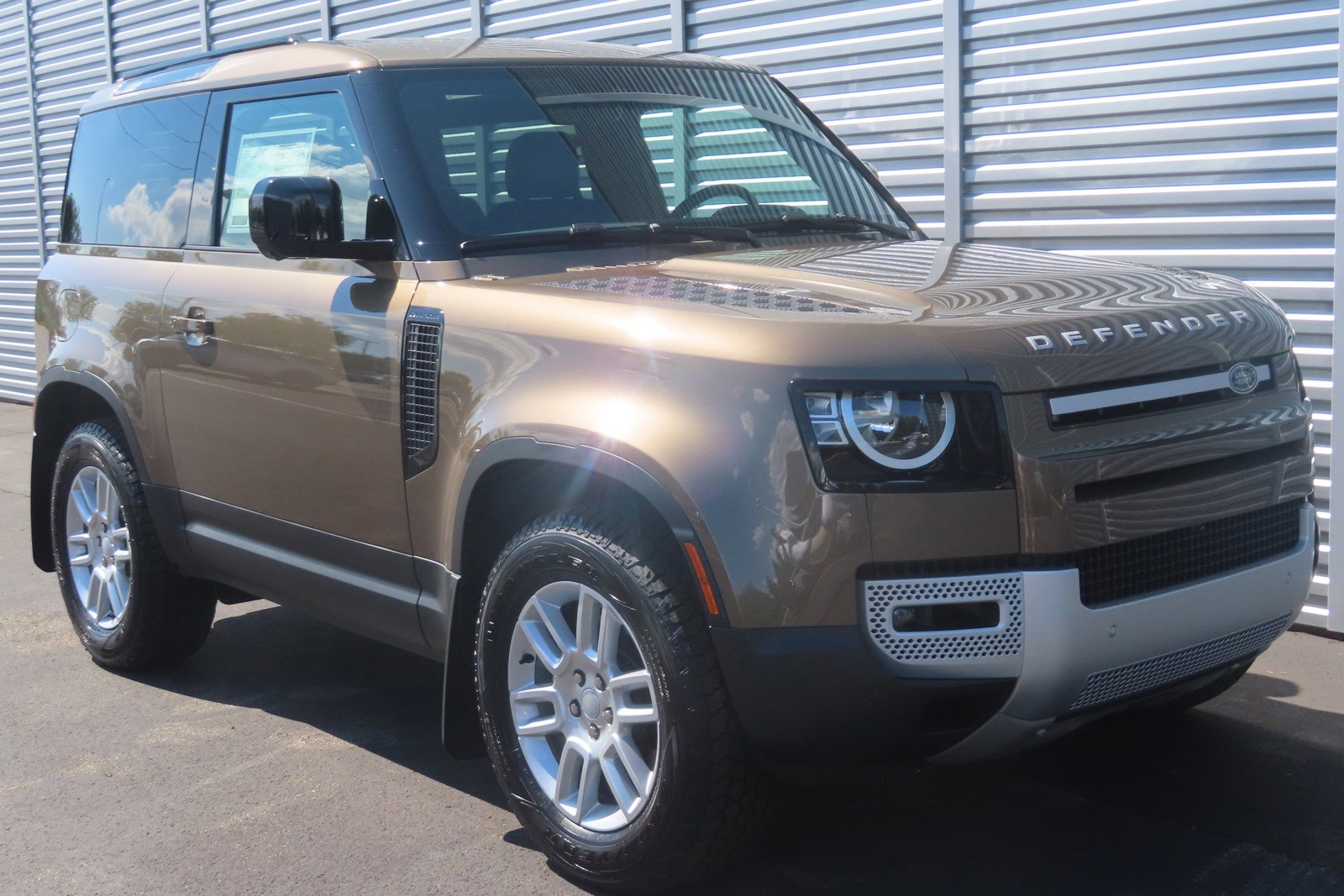 Used 2023 Land Rover Defender 90 S image 12