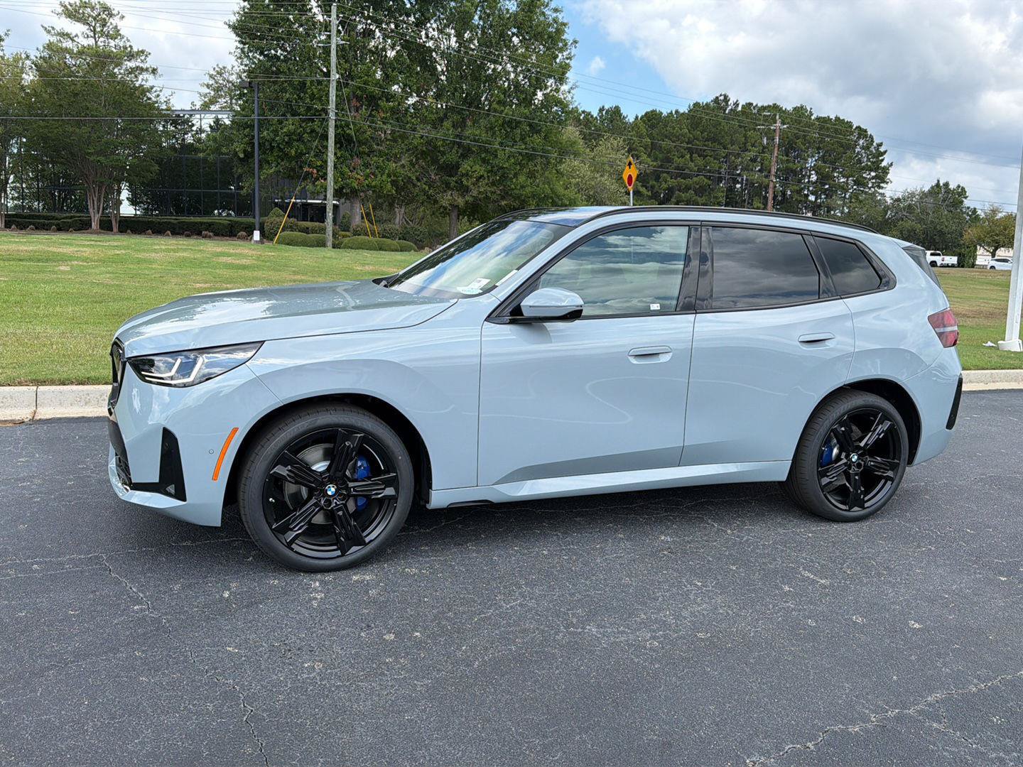 New 2026 BMW X3 xDrive30i w/ Premium Package AWD/4WD image 3