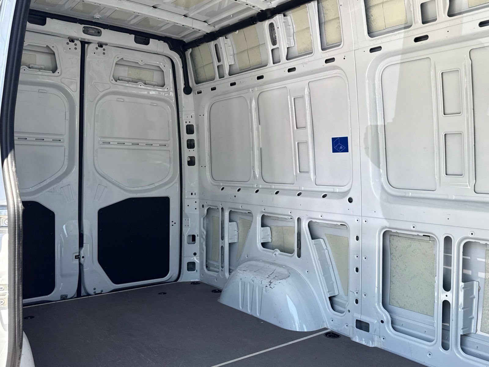 Used 2025 Mercedes-Benz Sprinter 2500 image 16