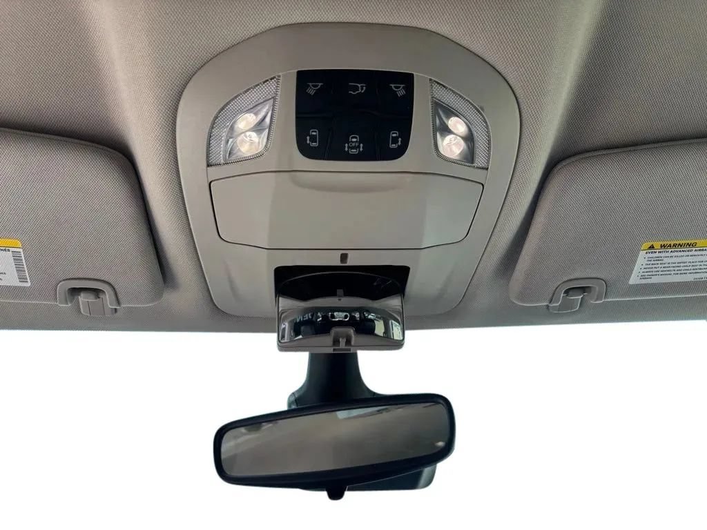 Used 2024 Chrysler Pacifica Touring-L FWD image 19