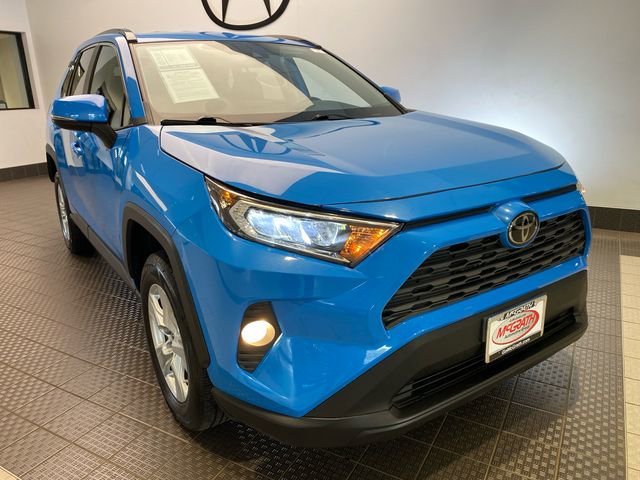 Used 2021 Toyota RAV4 XLE AWD/4WD image 2