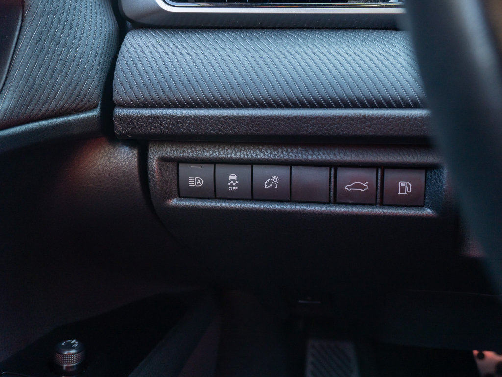 Used 2025 Toyota Camry SE FWD image 27