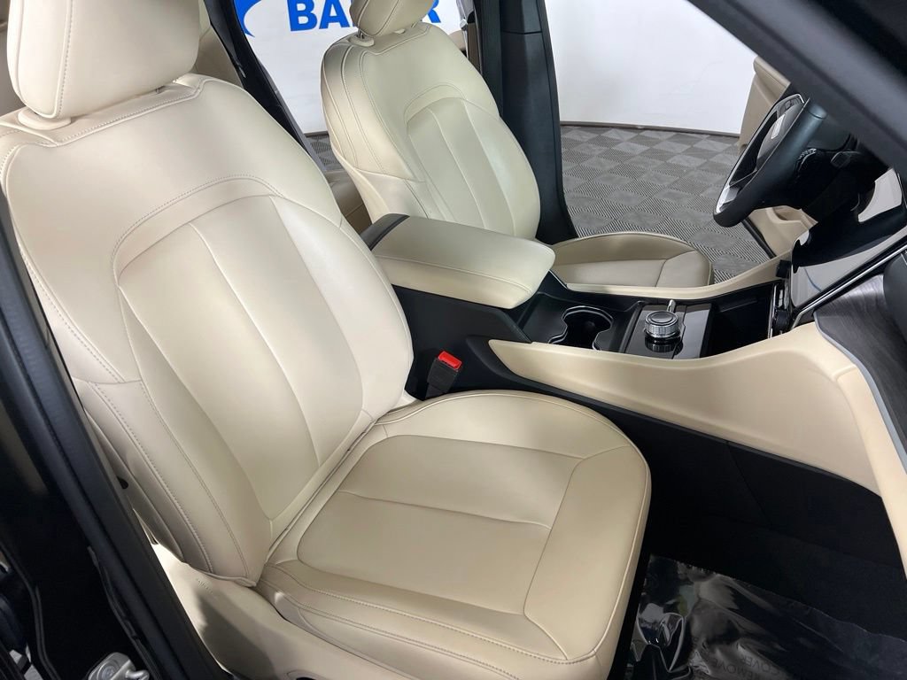 Used 2024 Jeep Grand Cherokee Limited AWD/4WD image 12