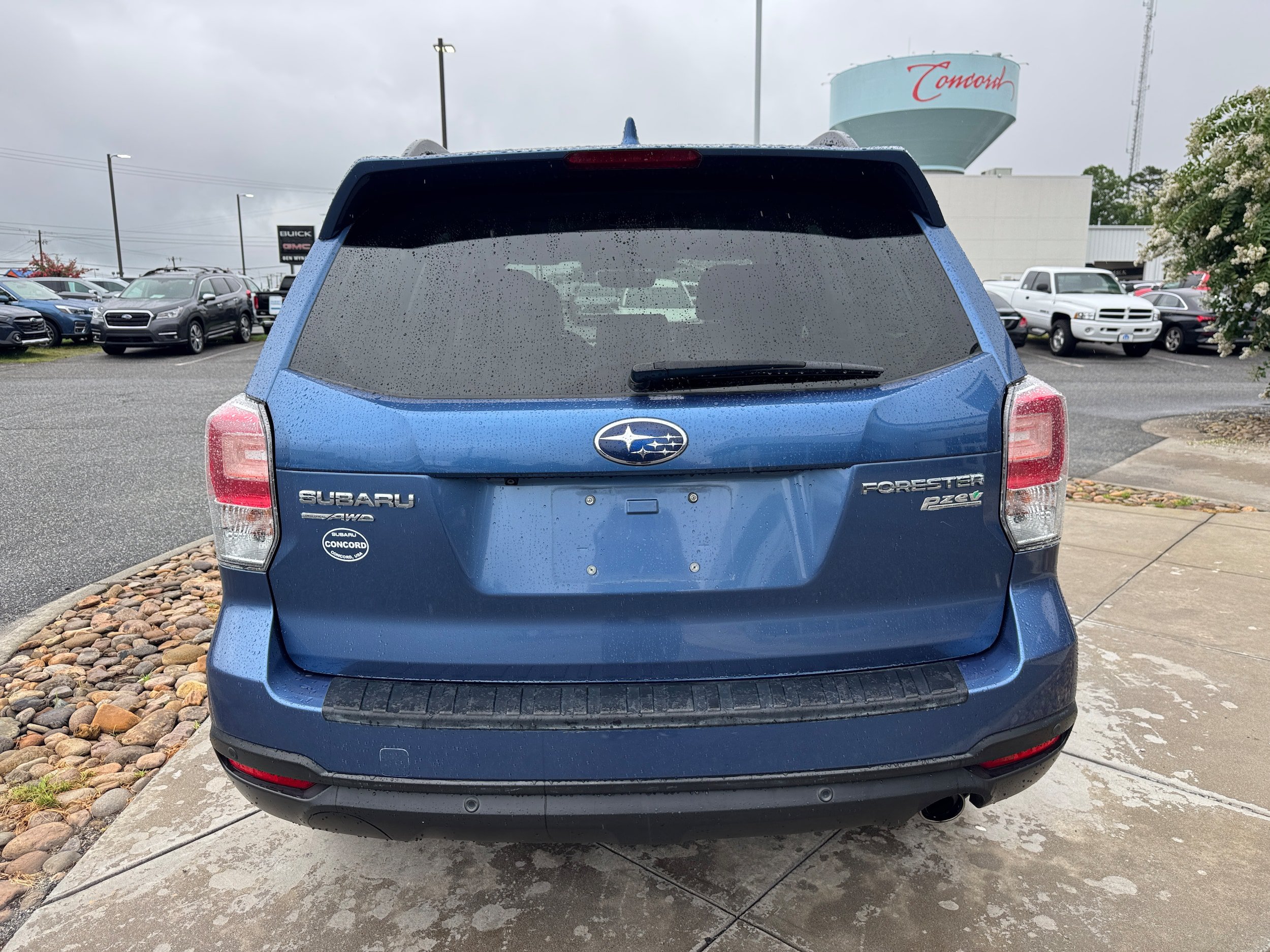 Used 2017 Subaru Forester 2.5i Touring AWD/4WD image 7