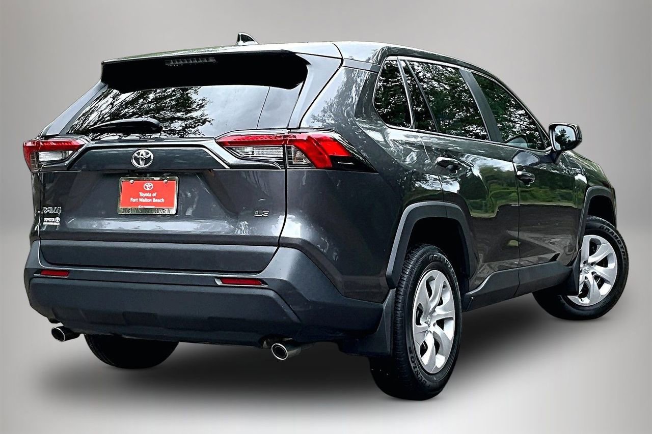 Used 2024 Toyota RAV4 LE FWD image 5