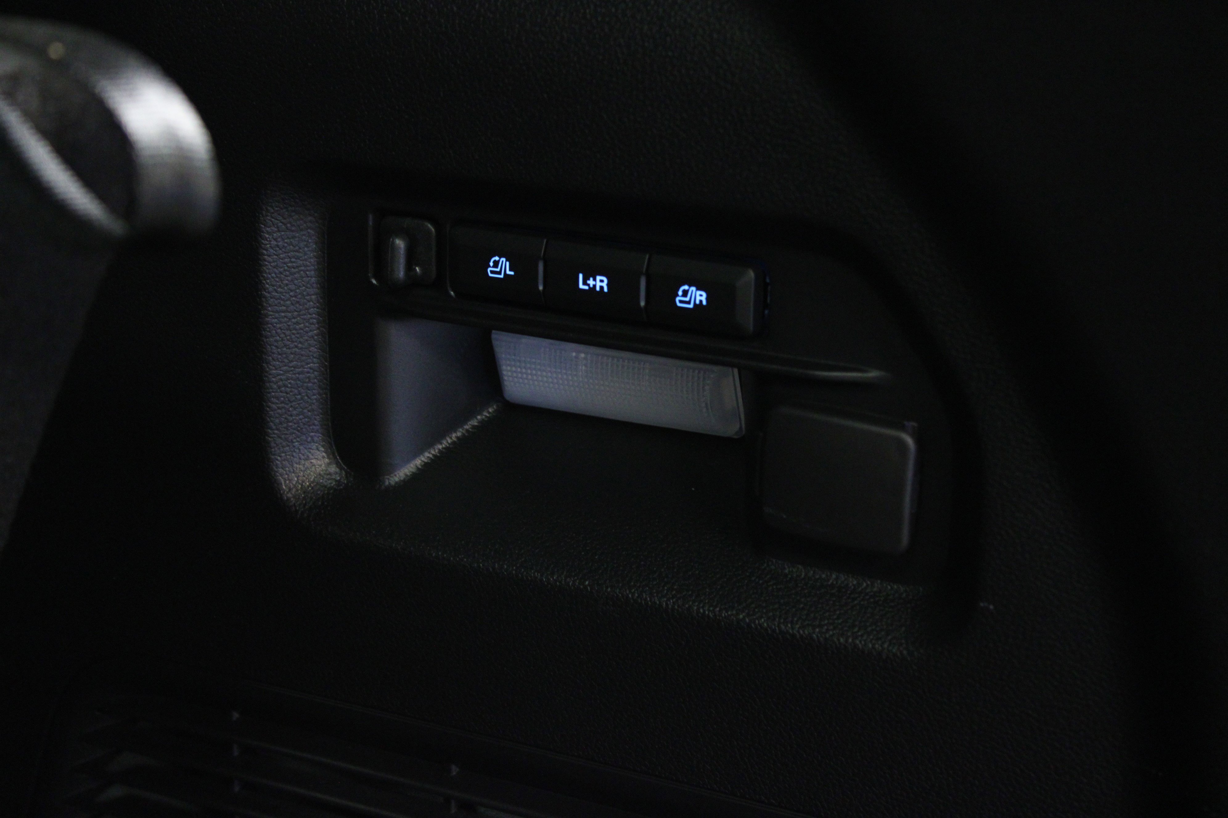 Used 2021 Ford Explorer Limited w/ Equipment Group 301A image 16