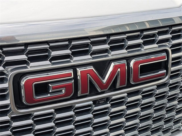 Used 2024 GMC Yukon XL Denali image 12