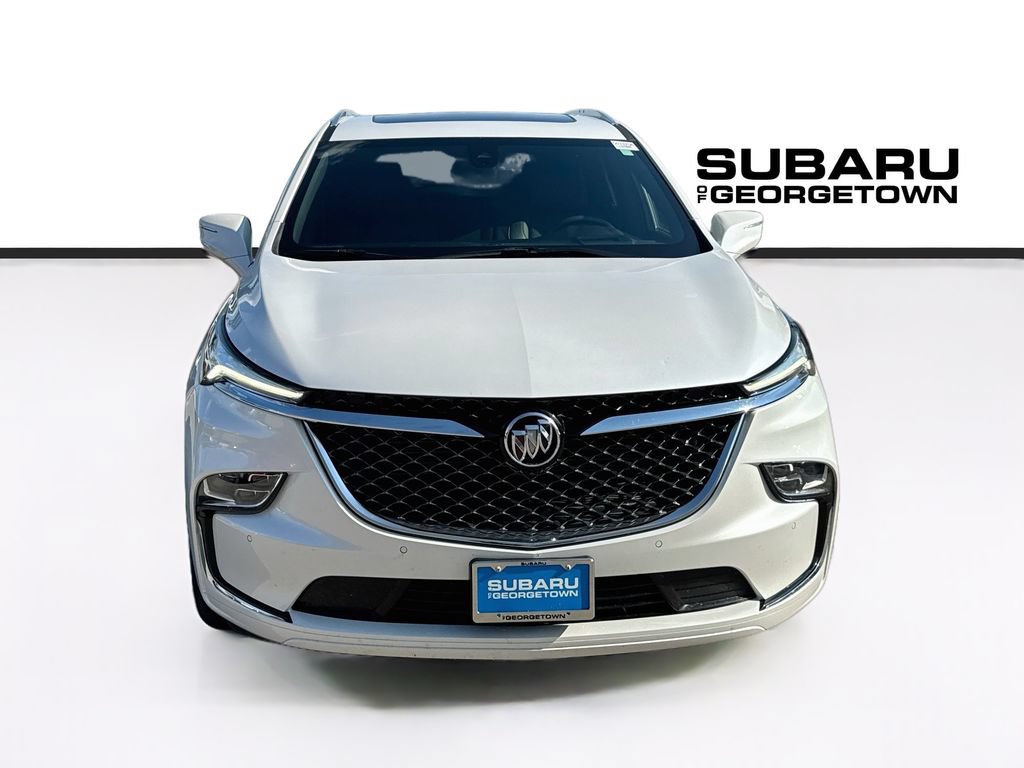 Used 2022 Buick Enclave Avenir w/ Avenir Technology Package FWD image 2