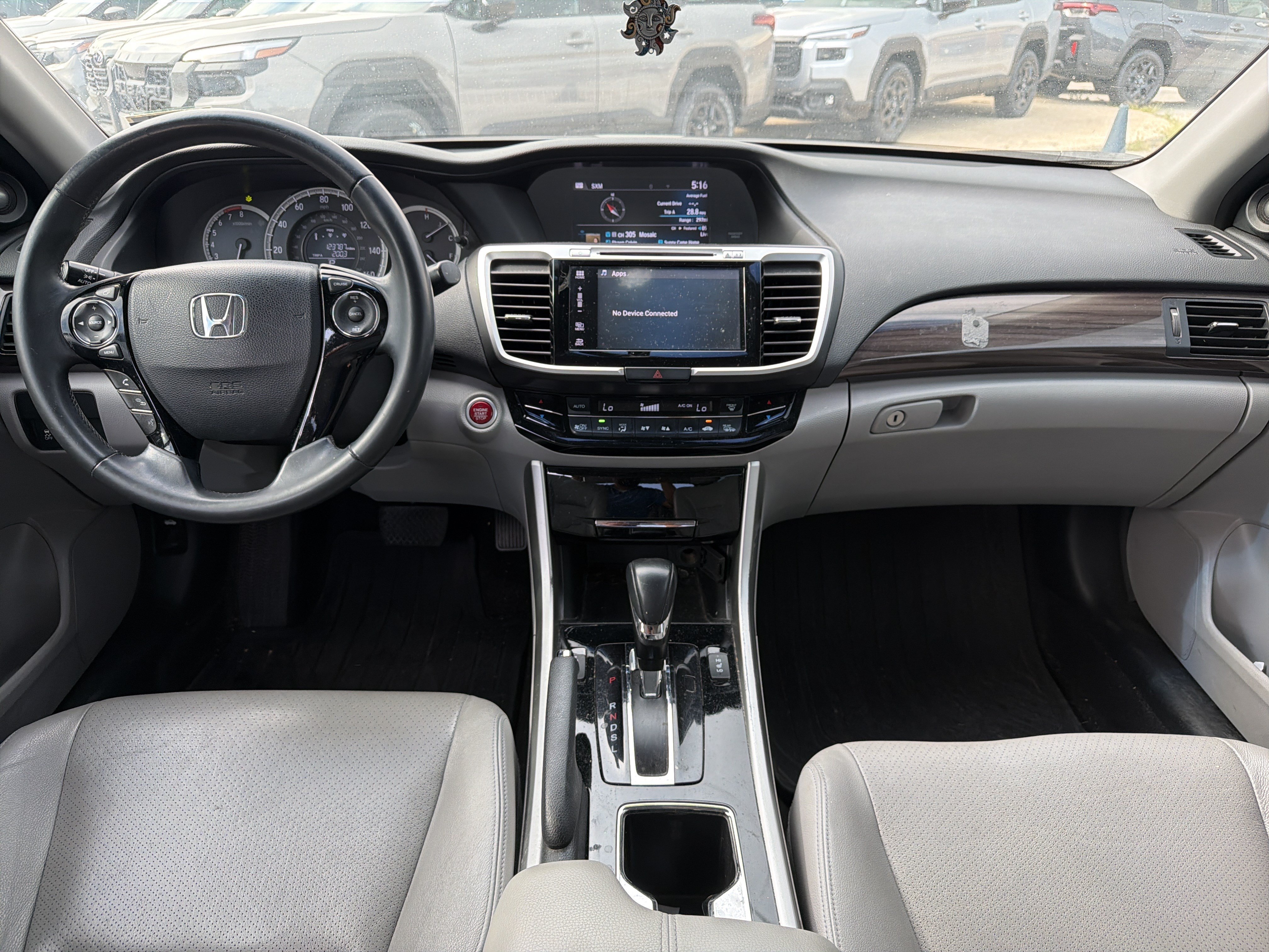 Used 2017 Honda Accord EX-L image 10