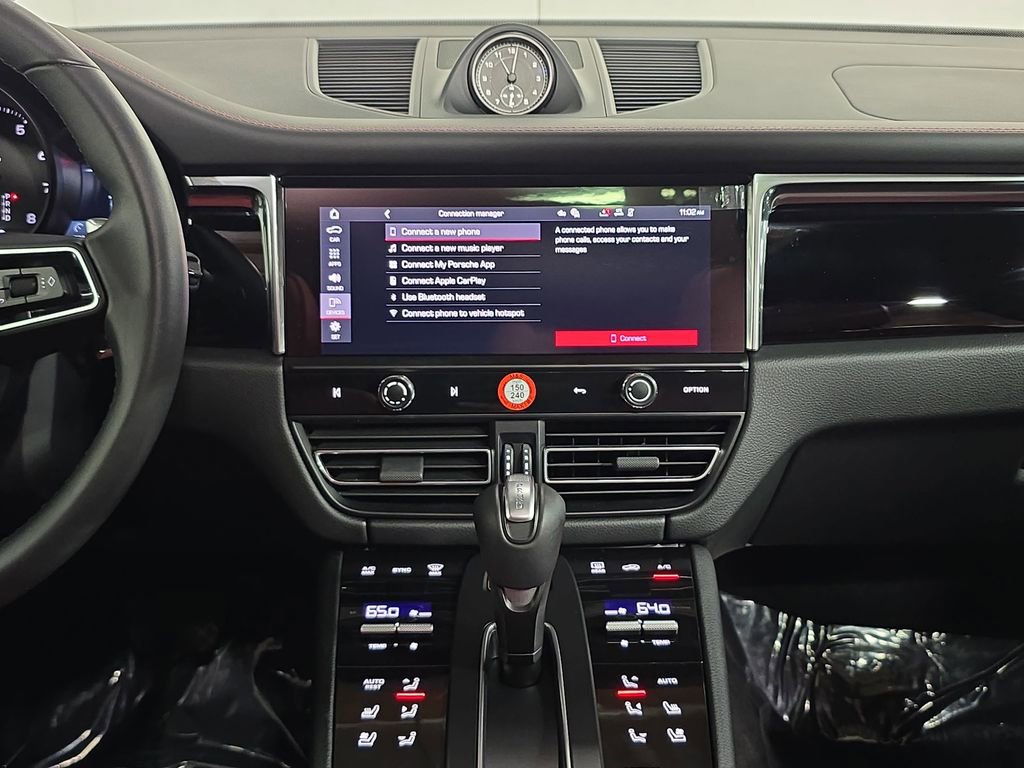 Used 2025 Porsche Macan image 16