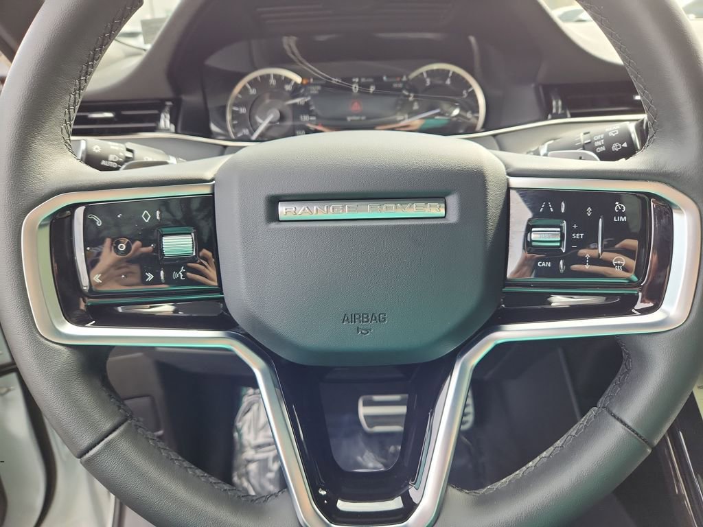Used 2023 Land Rover Range Rover Evoque R-Dynamic SE image 18
