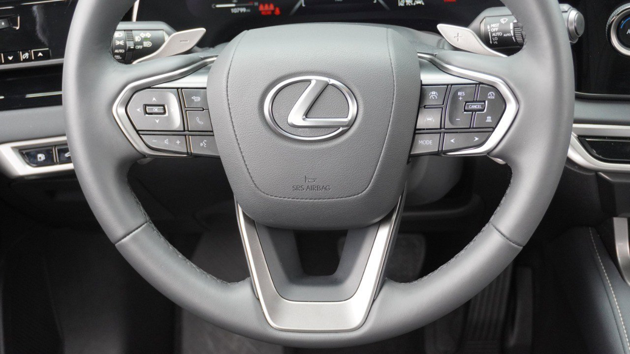 Used 2025 Lexus RX 350 FWD w/ Technology Package image 28