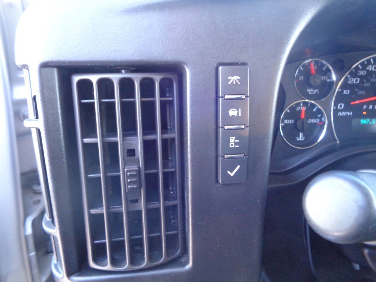 Used 2017 Chevrolet Express 3500 LT w/ LT Preferred Equipment Group image 19