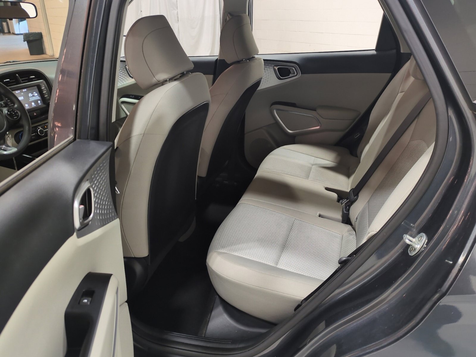Used 2020 Kia Soul LX FWD image 12