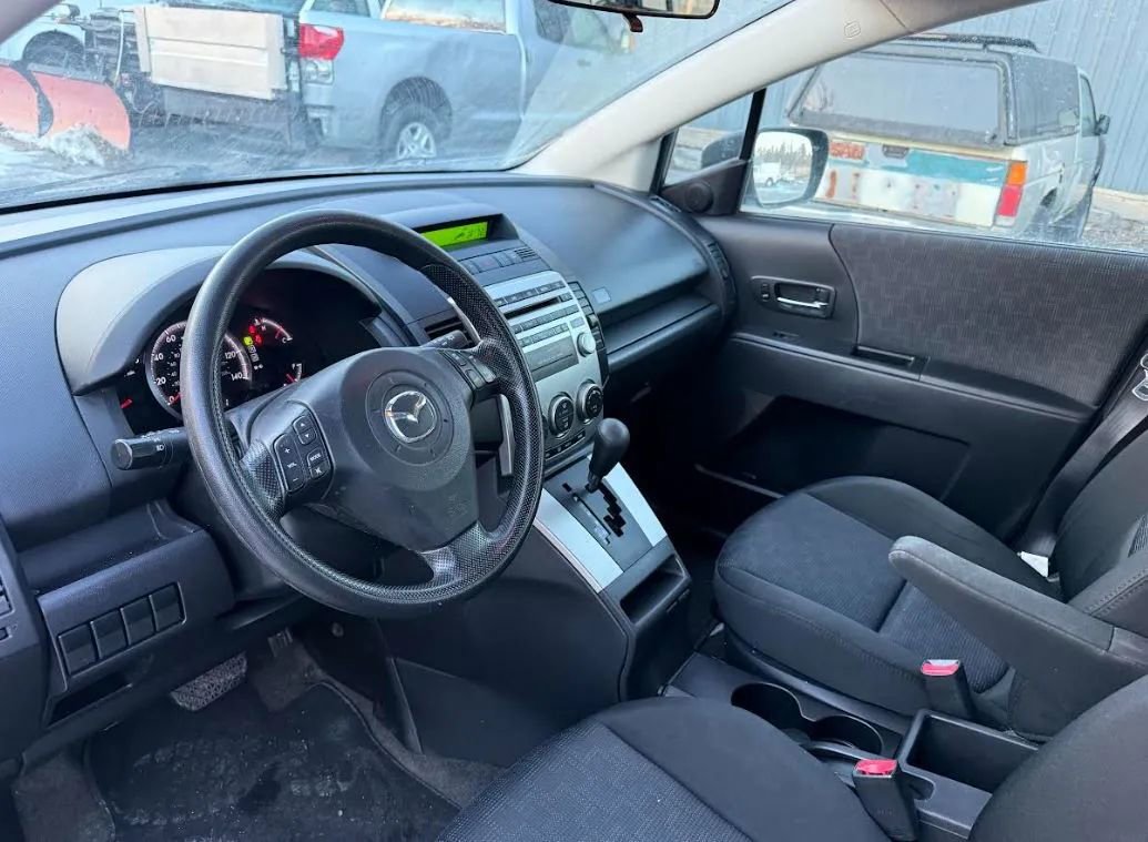 Used 2010 MAZDA MAZDA5 Sport image 5