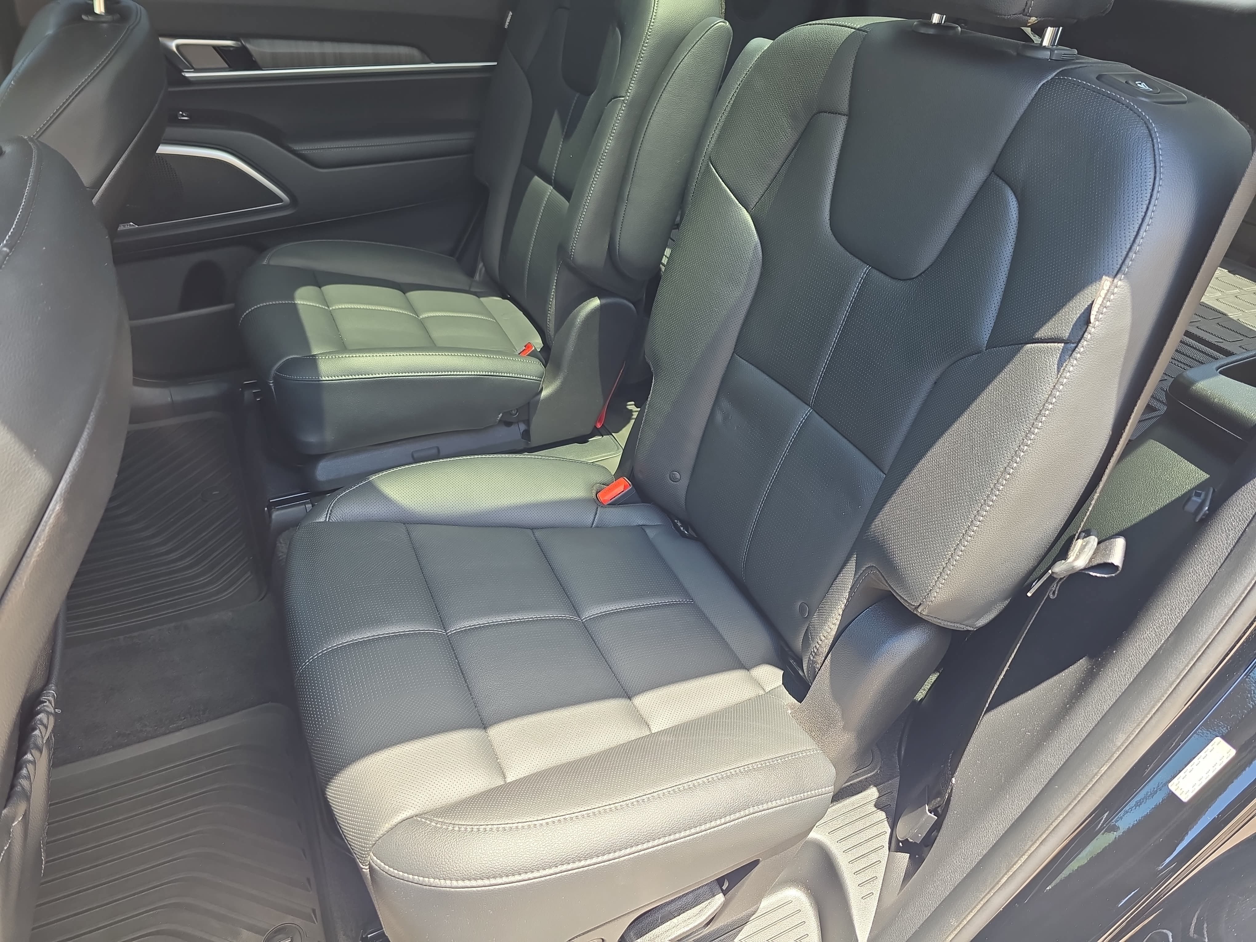 Used 2023 Kia Telluride SX FWD image 16