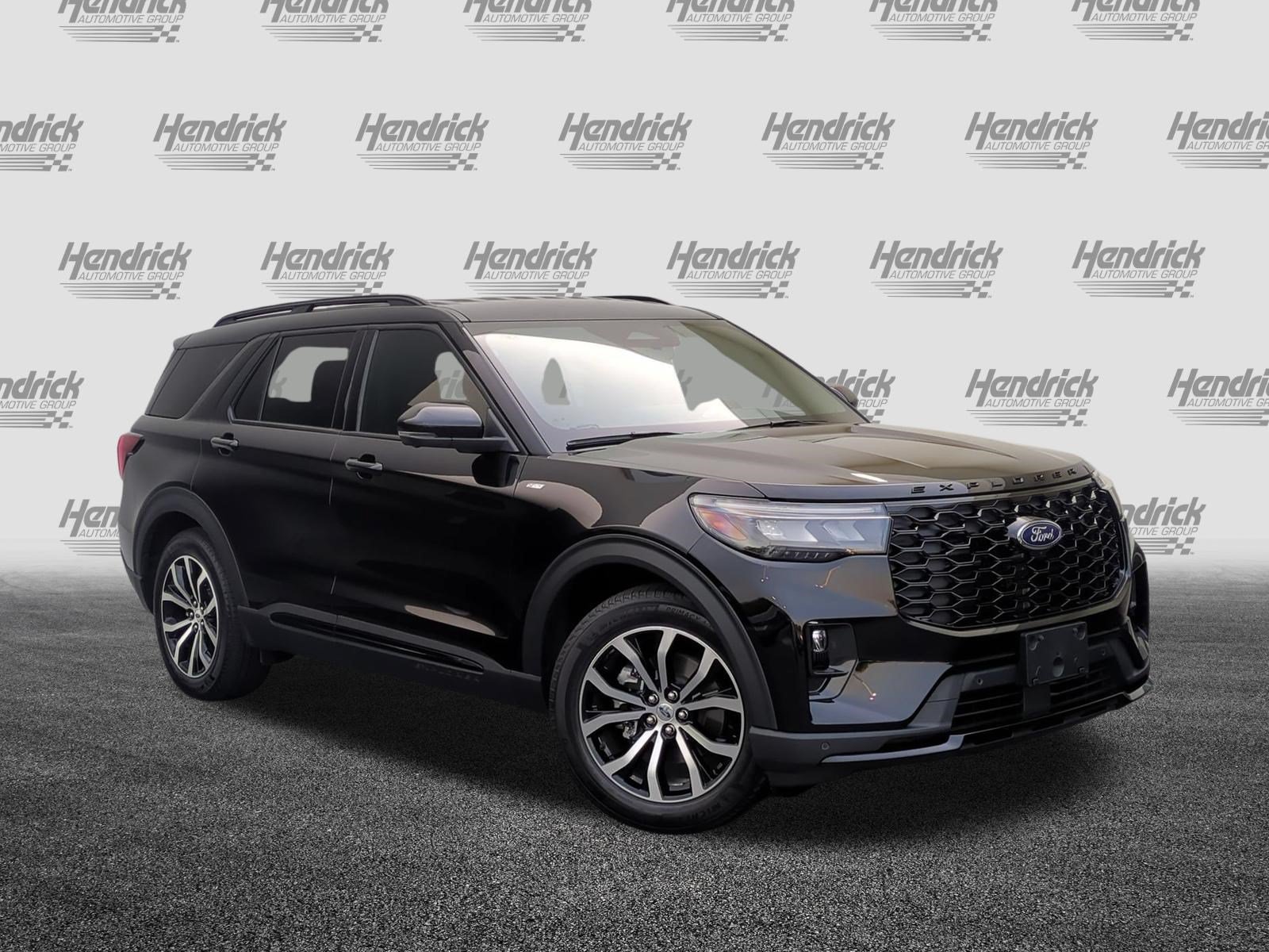 Used 2026 Ford Explorer ST-Line w/ Premium Package RWD image 2
