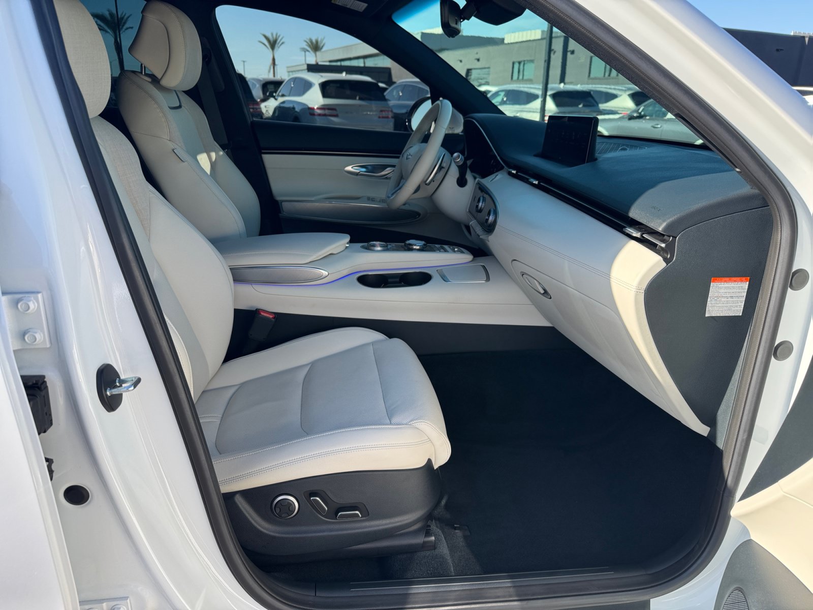 Used 2025 Genesis Electrified GV70 AWD/4WD image 19
