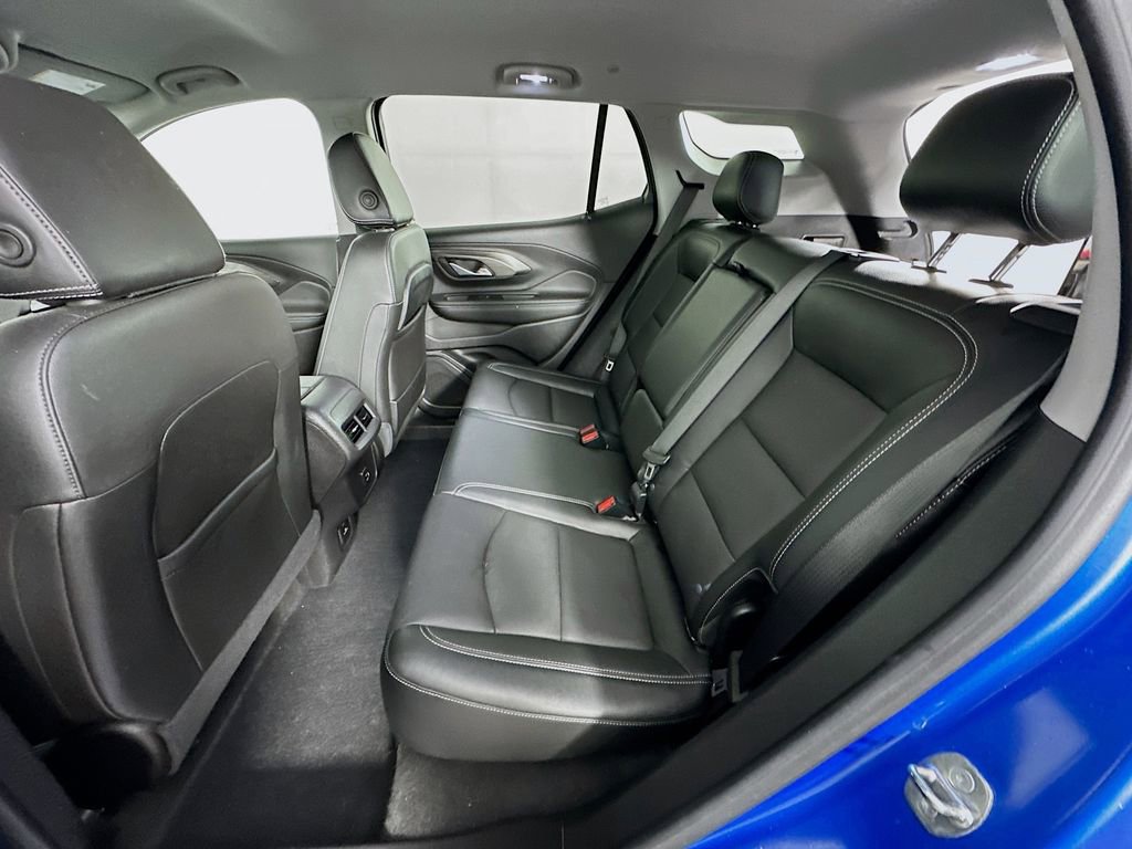 Used 2024 GMC Terrain SLT image 32