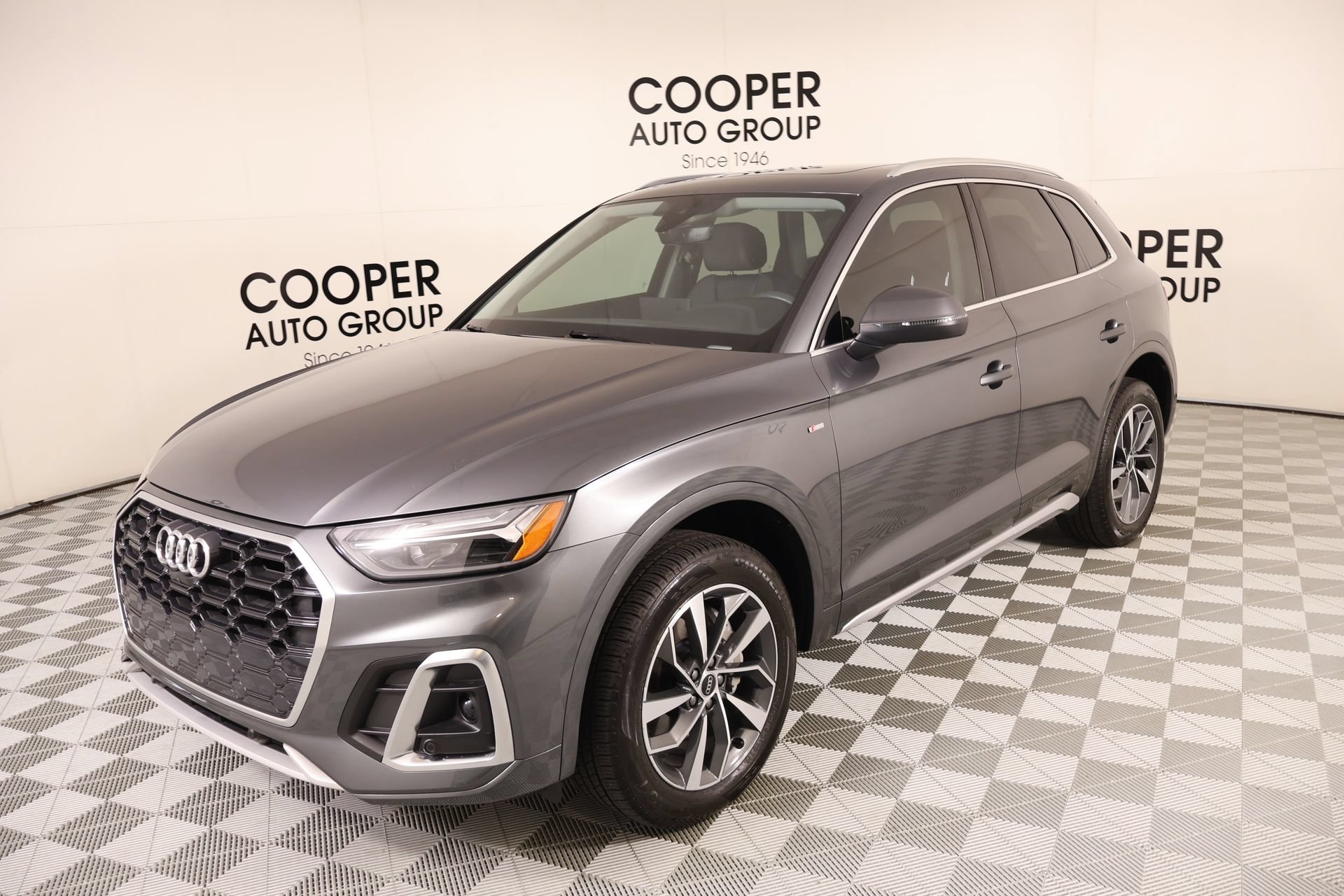 Used 2025 Audi Q5 2.0T Premium Plus w/ Premium Plus Package AWD/4WD image 10