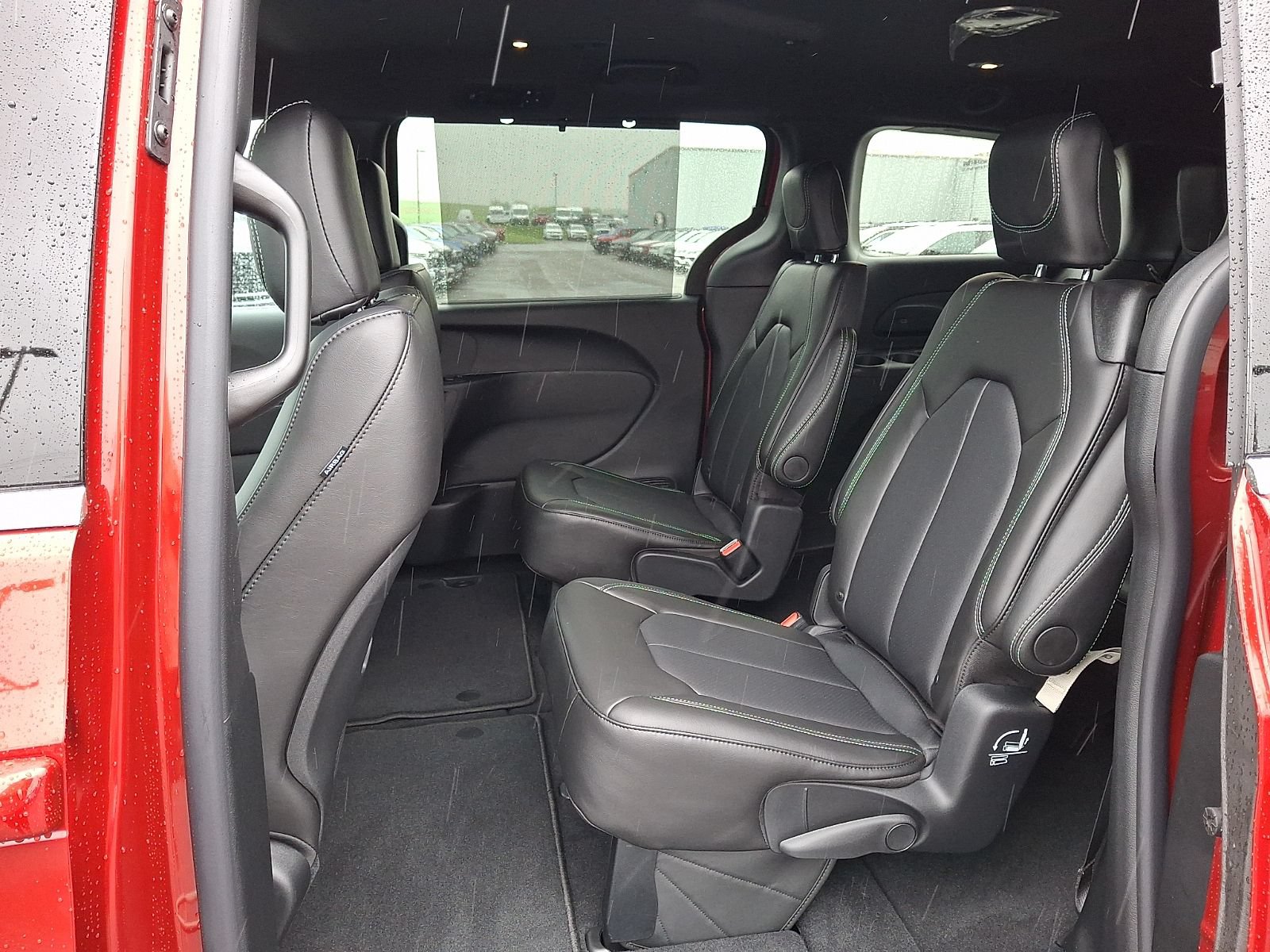 New 2027 Chrysler Pacifica Select FWD image 7