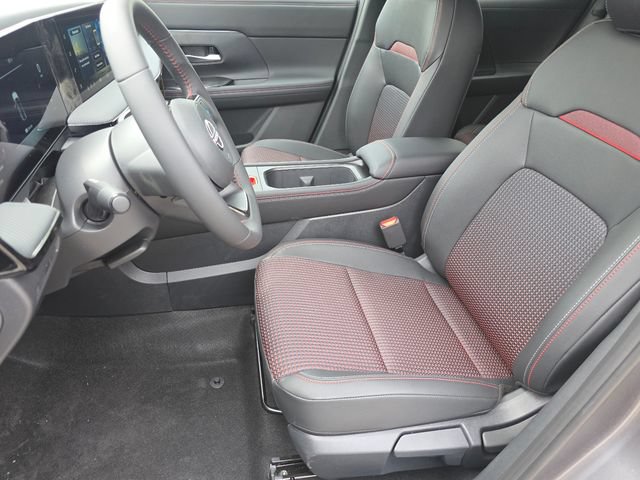 New 2026 Nissan Kicks SR AWD/4WD image 22