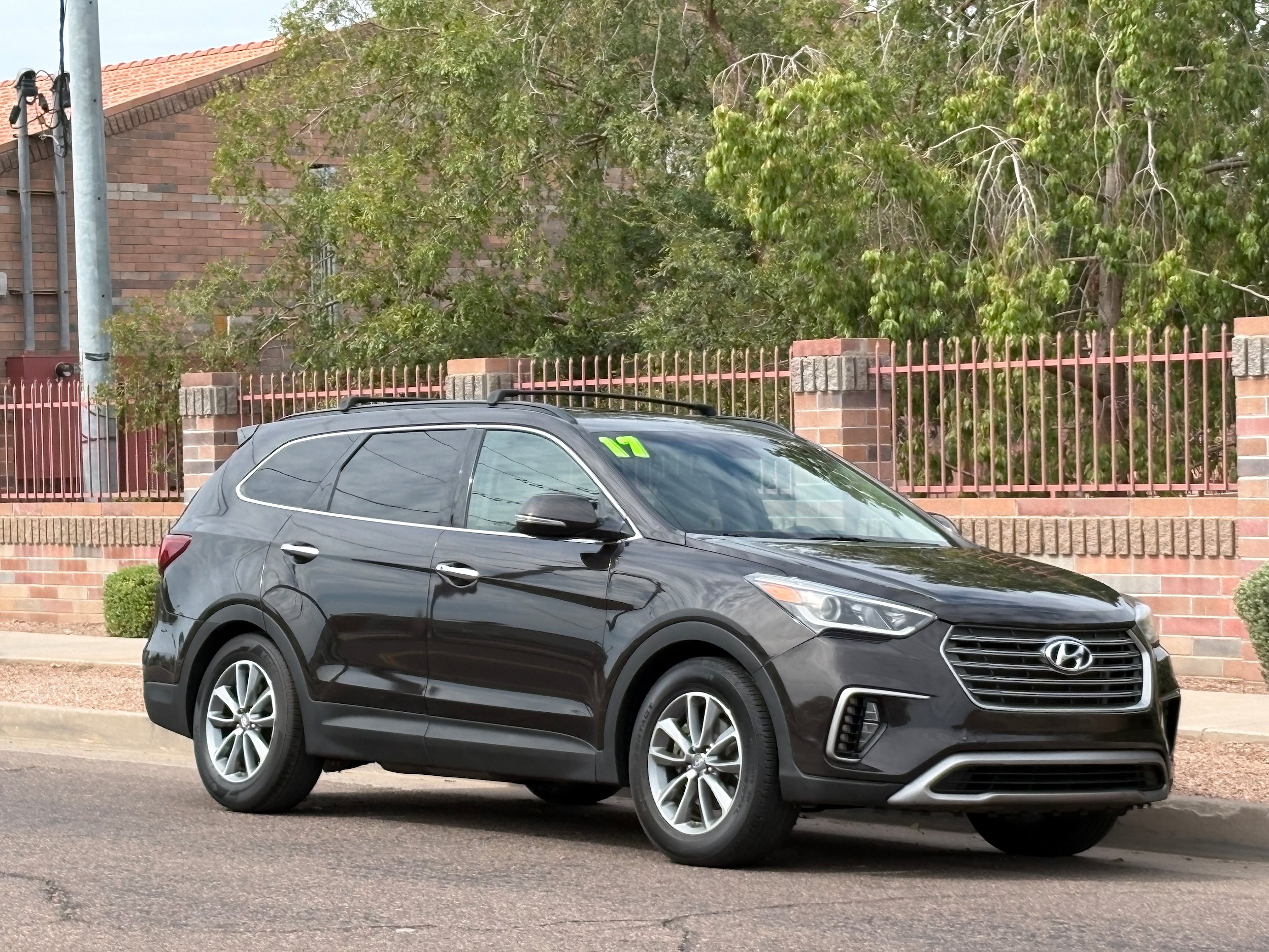 Used 2017 Hyundai Santa Fe Limited FWD image 8