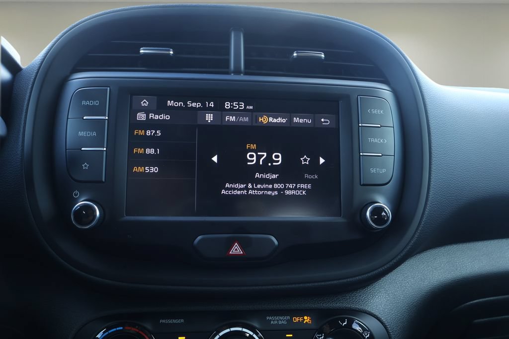 Used 2025 Kia Soul LX w/ LX Technology Package FWD image 32