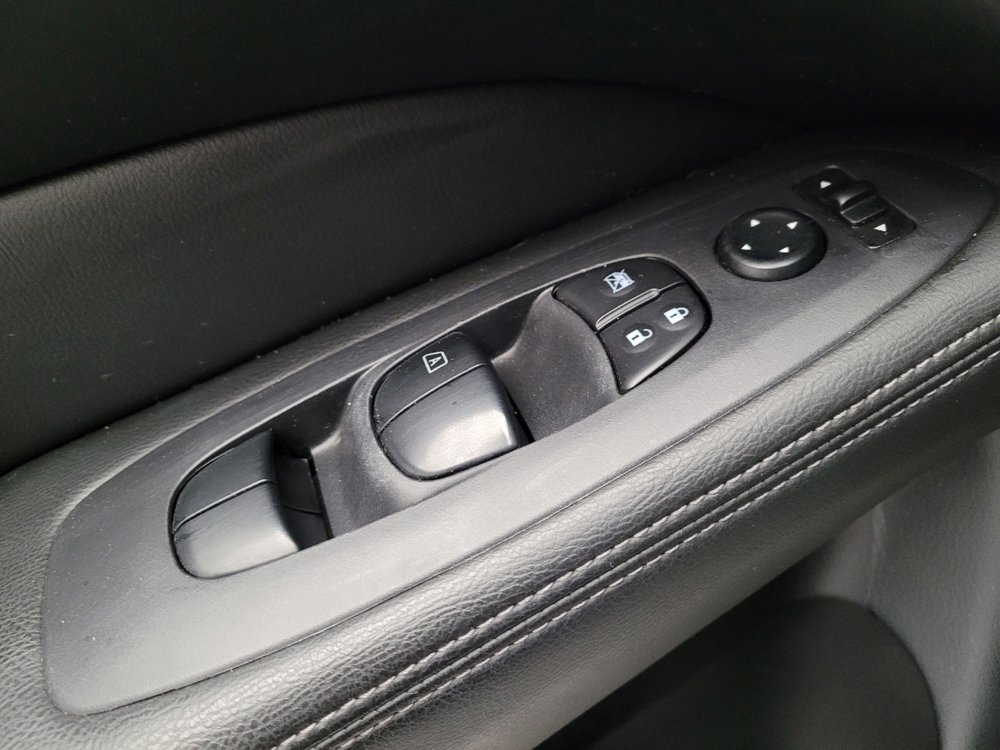 Used 2019 Nissan Pathfinder S FWD image 27