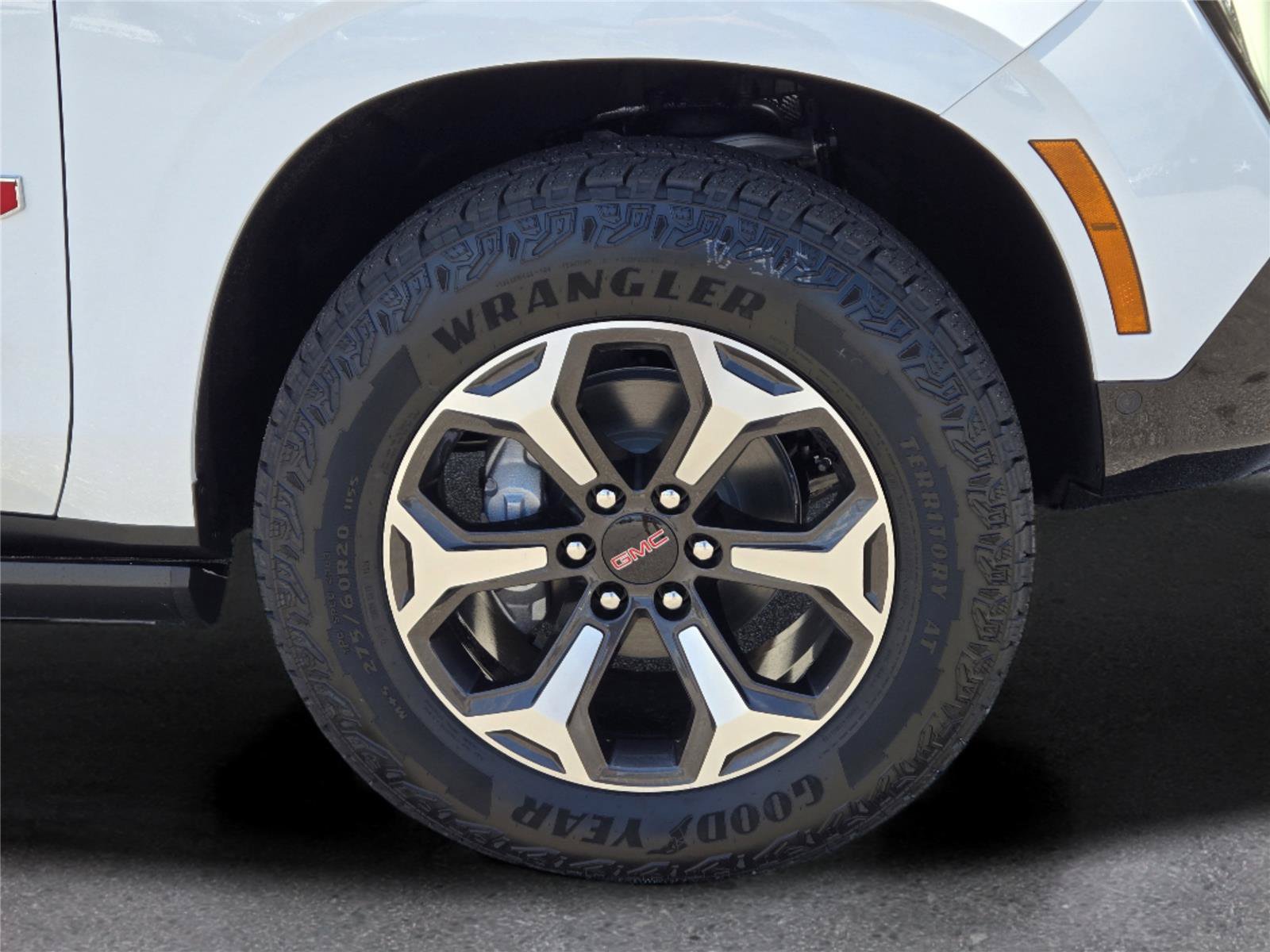 New 2026 GMC Yukon AT4 Ultimate w/ LPO, Floor Liner Package AWD/4WD image 4