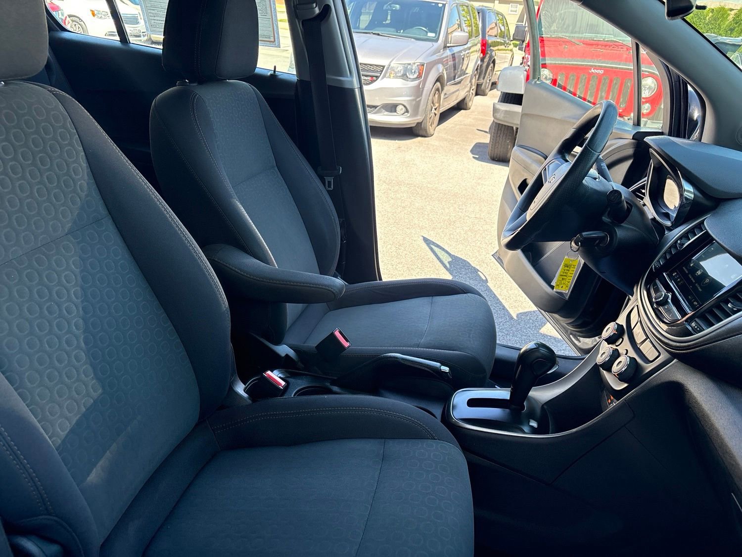 Used 2018 Chevrolet Trax LS FWD image 18