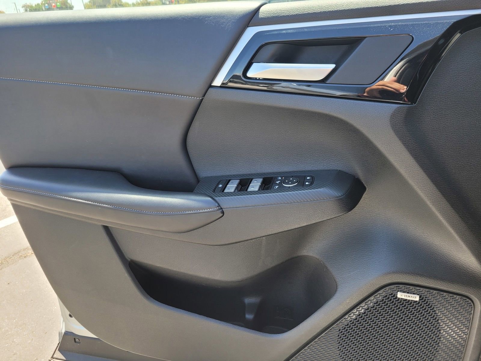Used 2025 Mitsubishi Outlander SE FWD image 30