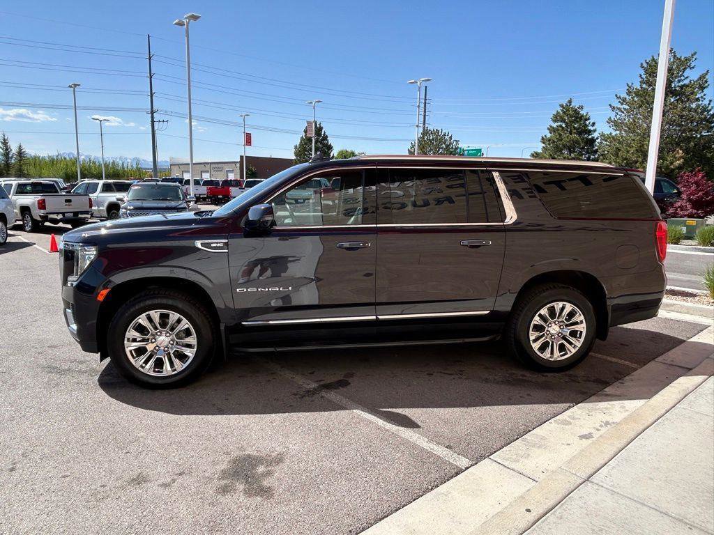 Used 2023 GMC Yukon XL Denali image 8