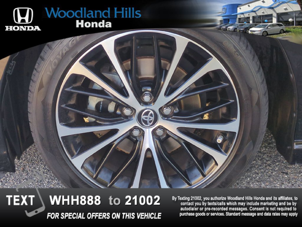 Used 2019 Toyota Camry SE w/ Carpet Mat Package FWD image 25